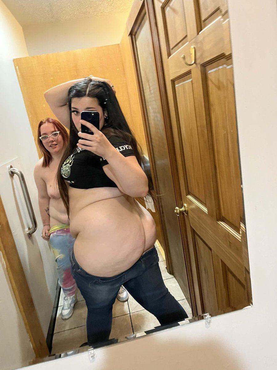 Huge 🍑 Hunny tweet media