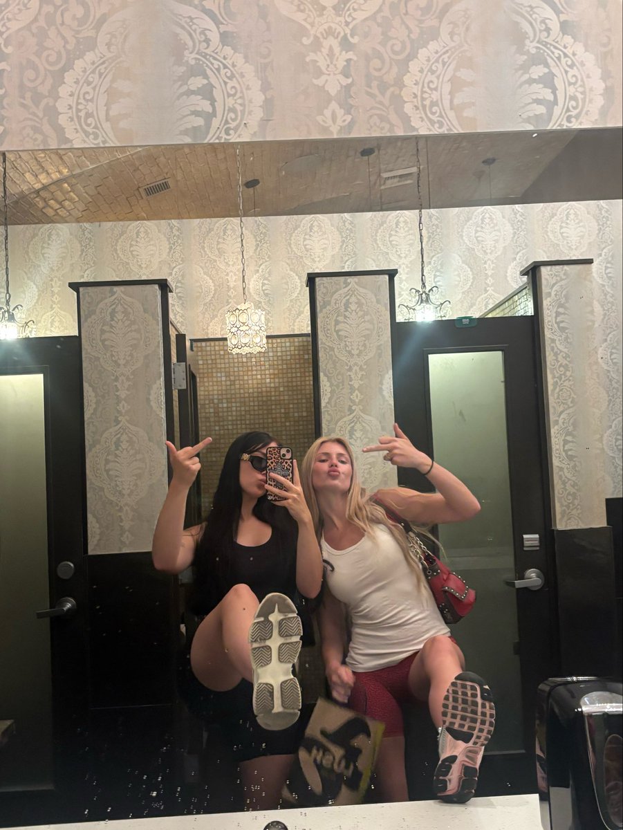 𝑔𝑜𝒹𝒹𝑒𝓈𝓈 𝓂𝒶𝒹𝒹𝓎🕷️🥀 tweet media