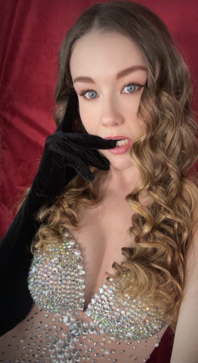 Emily Bloom tweet media