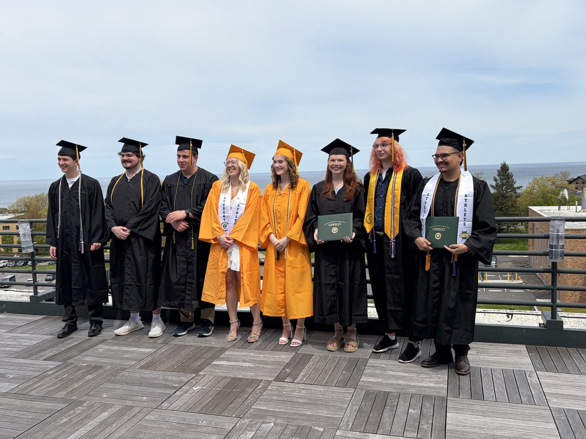 kfarrellwx's tweet photo. I am pleased to announce my most recent succession: I have officially graduated from SUNY Oswego with a BS in meteorology and atmospheric sciences, with a minor in Mathematics! 💛💚 https://t.co/paQEKKEdx0