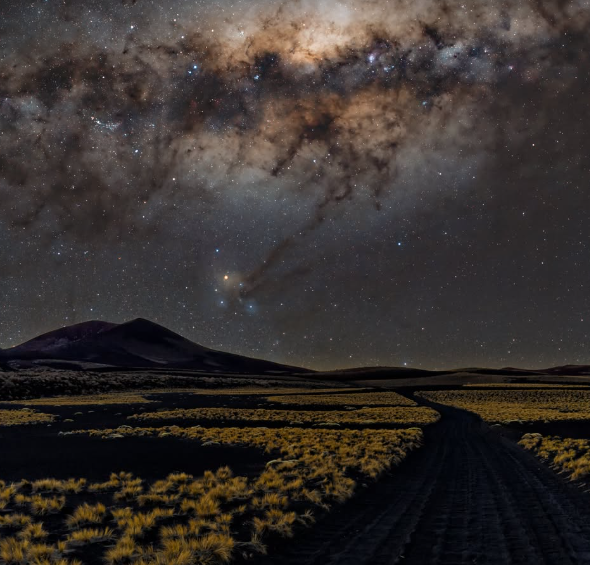mendocinoybasta's tweet photo. Fue un loco a Malargüe a hacer astrofotografía.
Hasta el cielo tenemos privilegiado en nuestra gran provincia.

 Lucas D’Ortone se llama por si quieren buscar en IG. https://t.co/opvIiTfvKP