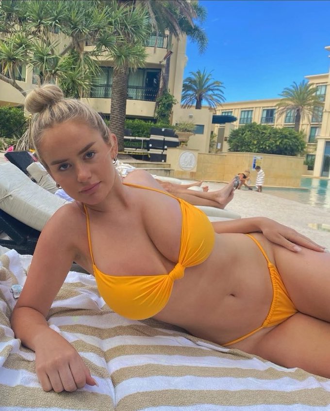 Cute Girls 👀 😈 tweet media