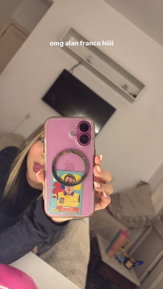 julinha do galo tweet media