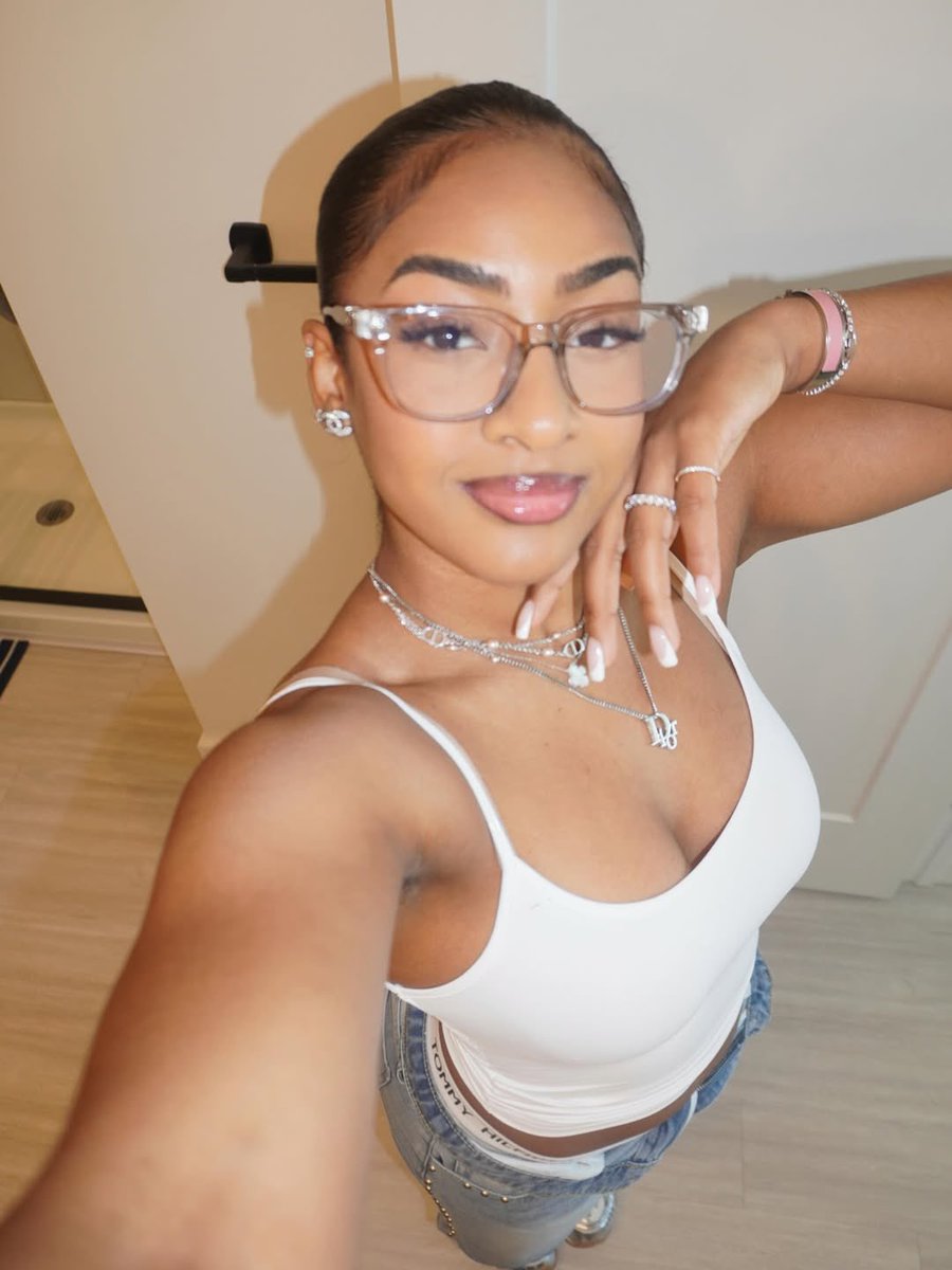 AthleteVanity's tweet photo. Deja Kelly 📸 https://t.co/XtDeWpYo45