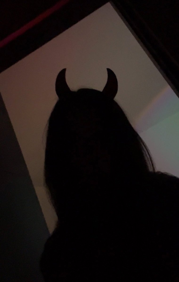 Mistress Pavola tweet media