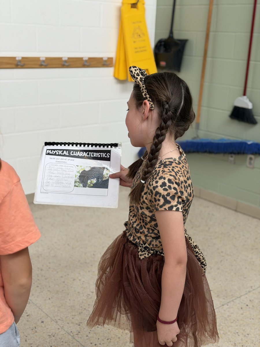 VanAllen_ICCSD's tweet photo. Animal Reports as a part of Van Allen’s 2nd Grade Safari Day (2/3)

#VanAllenPride 🚀 https://t.co/jR7RpOE600