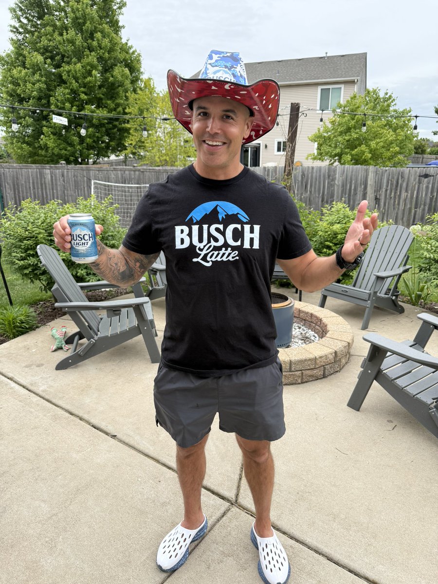 mikegors21's tweet photo. @BuschBeer This guy is ready for Summer. Let the good times roll. Need someone for a new marketing campaign? #buschbeer #buschlatte #summer https://t.co/CnoayNo2x4