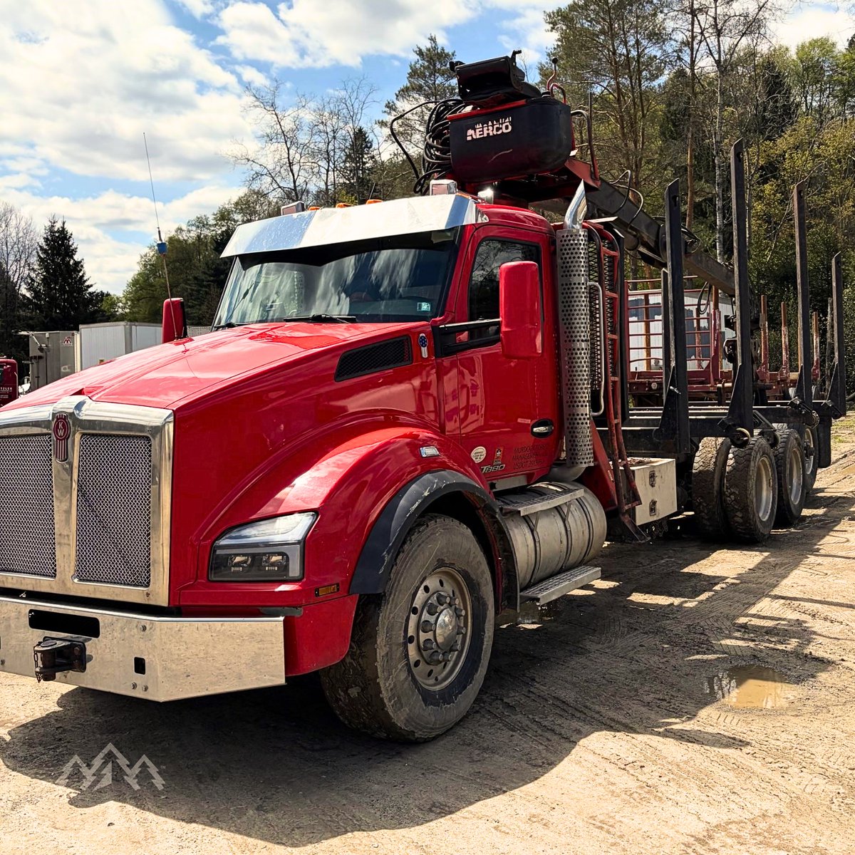 ForestryTrader's tweet photo. 🚚𝟐𝟎𝟏𝟓 𝐊𝐄𝐍𝐖𝐎𝐑𝐓𝐇 𝐓𝟖𝟖𝟎🚚
Check out more deatils on this #loggingtruck on Forestry Trader!
🔗➡️ https://t.co/pumWzXIRX5
🚚360,000 mi
✅Serco Loader
✅550hp Cummins and Eaton 18 speed. 
 #TruckForSale #TruckEnthusiast #TruckLife #TimberTransport #HeavyDutyTruck https://t.co/jl5qyv9M0P