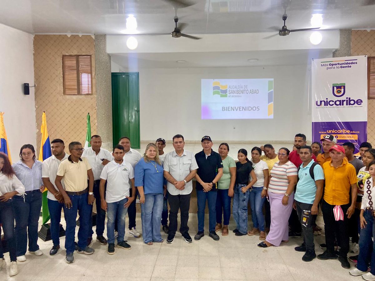 UniCaribe_'s tweet photo. #FlashUnicaribe | 🤳 En el municipio de San Benito Abad (Sucre) inició la historia de Unicaribe.

En un acto protocolario, liderado por el alcalde municipal, Pedro Martelo, el rector de Unicaribe, Leonardo Pérez Suescún, y la vicerrectora académica, Martha Corredor Moncada, se marcó el inicio de esta nueva era para la comunidad de este territorio.

Desde hoy, se abren #MasOportunidadesParaLaGente en materia de formación profesional. Este hecho marca un avance significativo para el fortalecimiento del tejido social y el impulso al desarrollo regional.

Con esto, se reafirma la misión de Unicaribe de transformar vidas a través de una educación pertinente, incluyente y con impacto territorial.