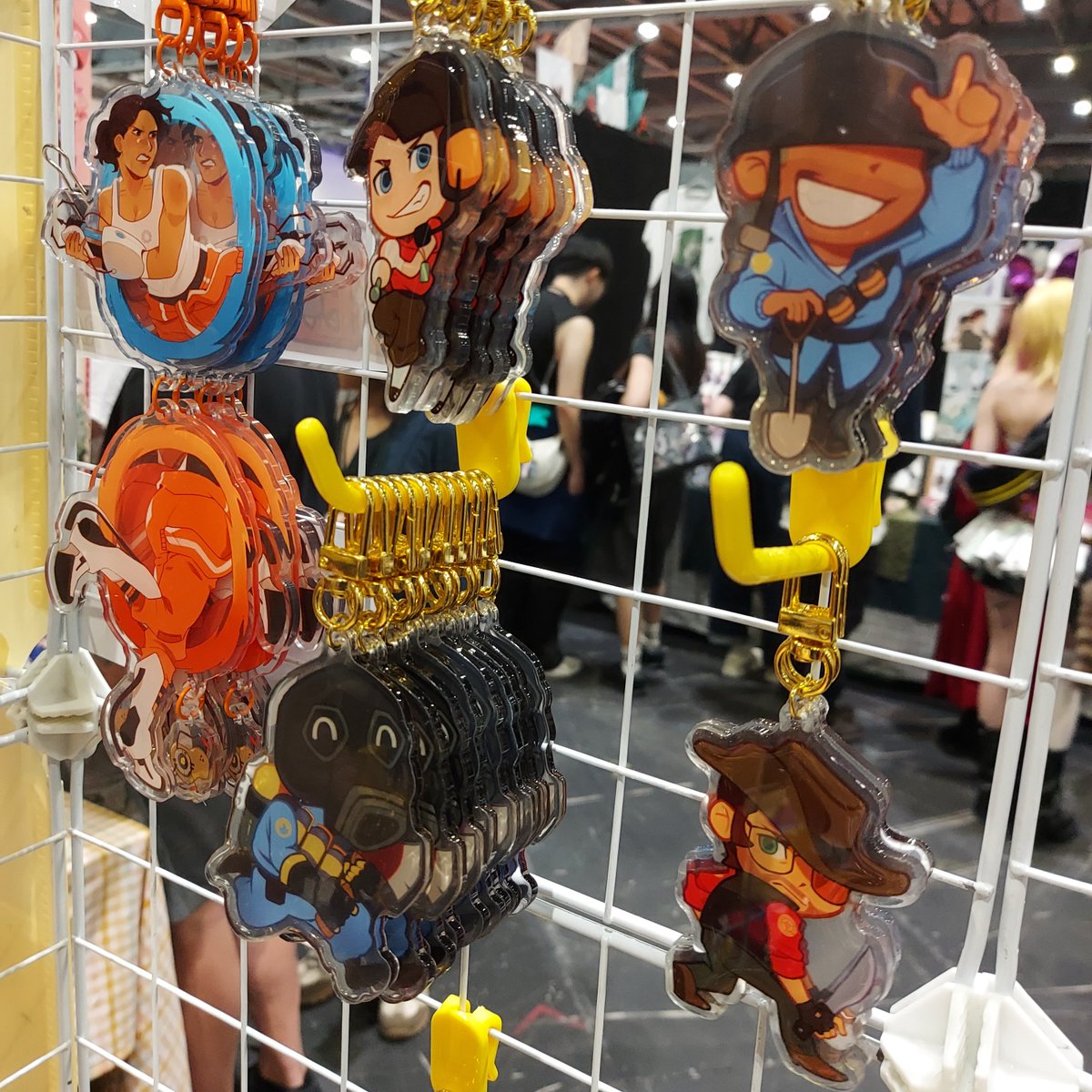 Valve Convention Cosplayers tweet media