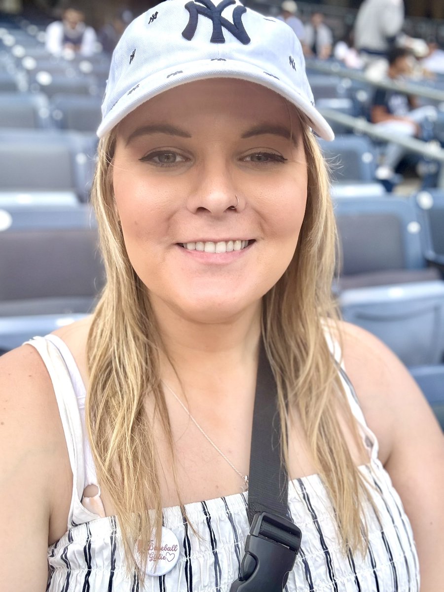 Ashleigh_Gradel's tweet photo. i’m a braves fan, but i do love new york https://t.co/wPoFNxf0sF