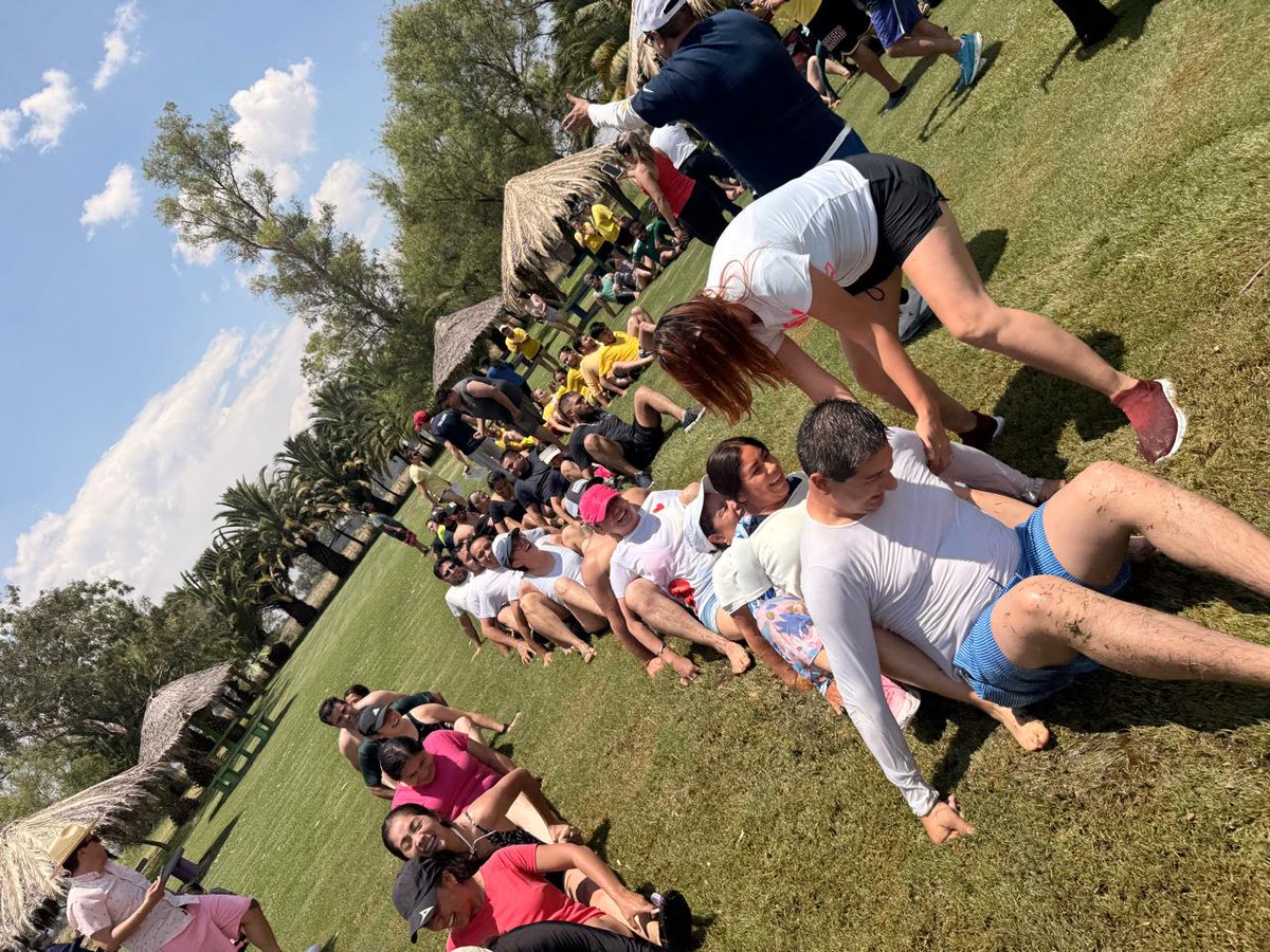 sntsa_37's tweet photo. 🏃‍♀️🏁 El Rally Carrera con Obstáculos reunió a todas y todos los participantes en una jornada llena de energía, coordinación y trabajo en equipo, fortaleciendo la convivencia y el espíritu de colaboración entre las y los asistentes. 💪✨

Gracias por su entusiasmo y participación en cada uno de los retos de esta gran actividad. 🙌

#TrabajoEnEquipo #Integración #BienestarLaboral #NuevaCulturaLaboral

@martincano37 @DanielaDazMaci1 @DrGabrielCortes @saludgobgente