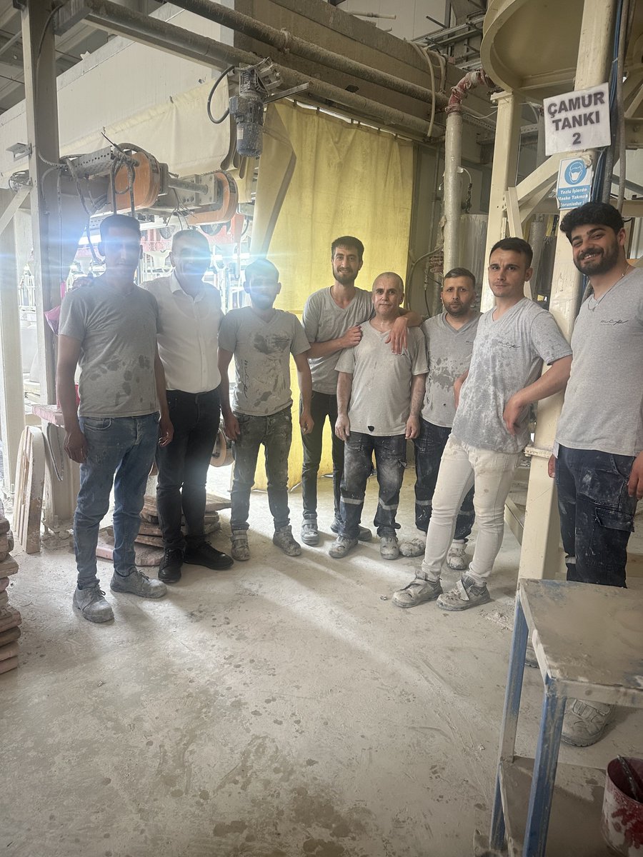 CoskunIcoskunfb's tweet photo. Kristal-İş Sendikası İzmir Şubemize bağlı olan MCP SERAMİK İşyerinde çalışan üyelerimizi ziyaret ettik yaklaşan Kurban Bayramlarını kutladık. 
#kristalişsendikası
#kristalişizmirşube https://t.co/jC4daYHBmd