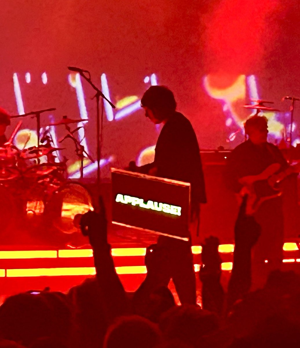 MattRich1969's tweet photo. Super Furry Animals #ringsaroundtheworld #godshowmemagic #playitcool #northernlites https://t.co/Oxz6ESdpSW