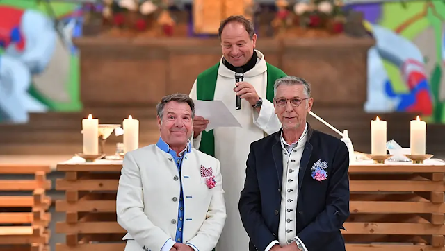 Catholic Conclave tweet media