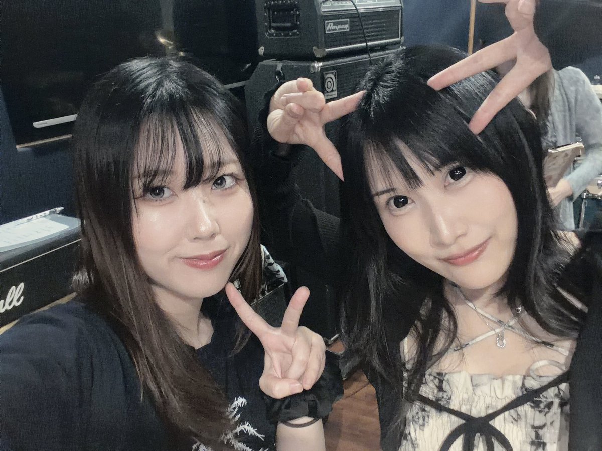 Hitomi tweet media