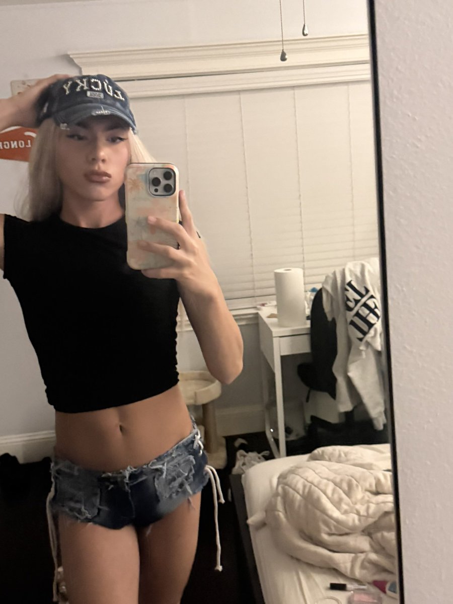 houtxtwink's tweet photo. 😅😅😅 #trans #transgender #snap #snapchat #mlm #gay #twink #houston #socal #sandiego #sd #cashapp https://t.co/hw6bLidHPs