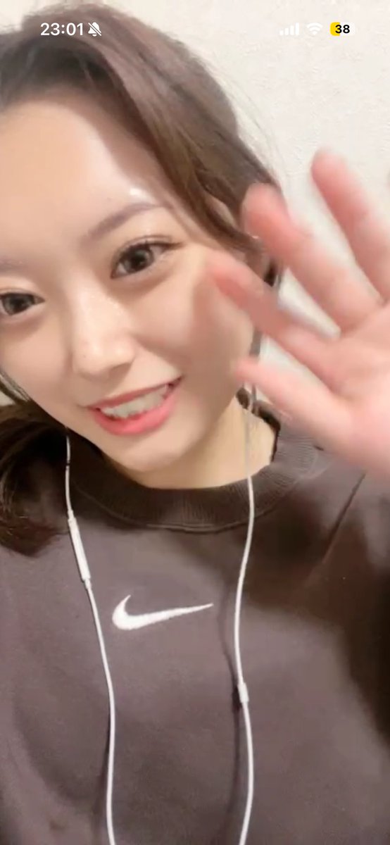 abanchu_'s tweet photo. 昨日のバイバイ👋ゆーぴょんぬ^_^
#VieserrutAs
#HereIStand
#リトラブ
#Yuu https://t.co/S5uO7l3uie