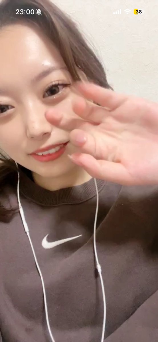 abanchu_'s tweet photo. 昨日のバイバイ👋ゆーぴょんぬ^_^
#VieserrutAs
#HereIStand
#リトラブ
#Yuu https://t.co/S5uO7l3uie