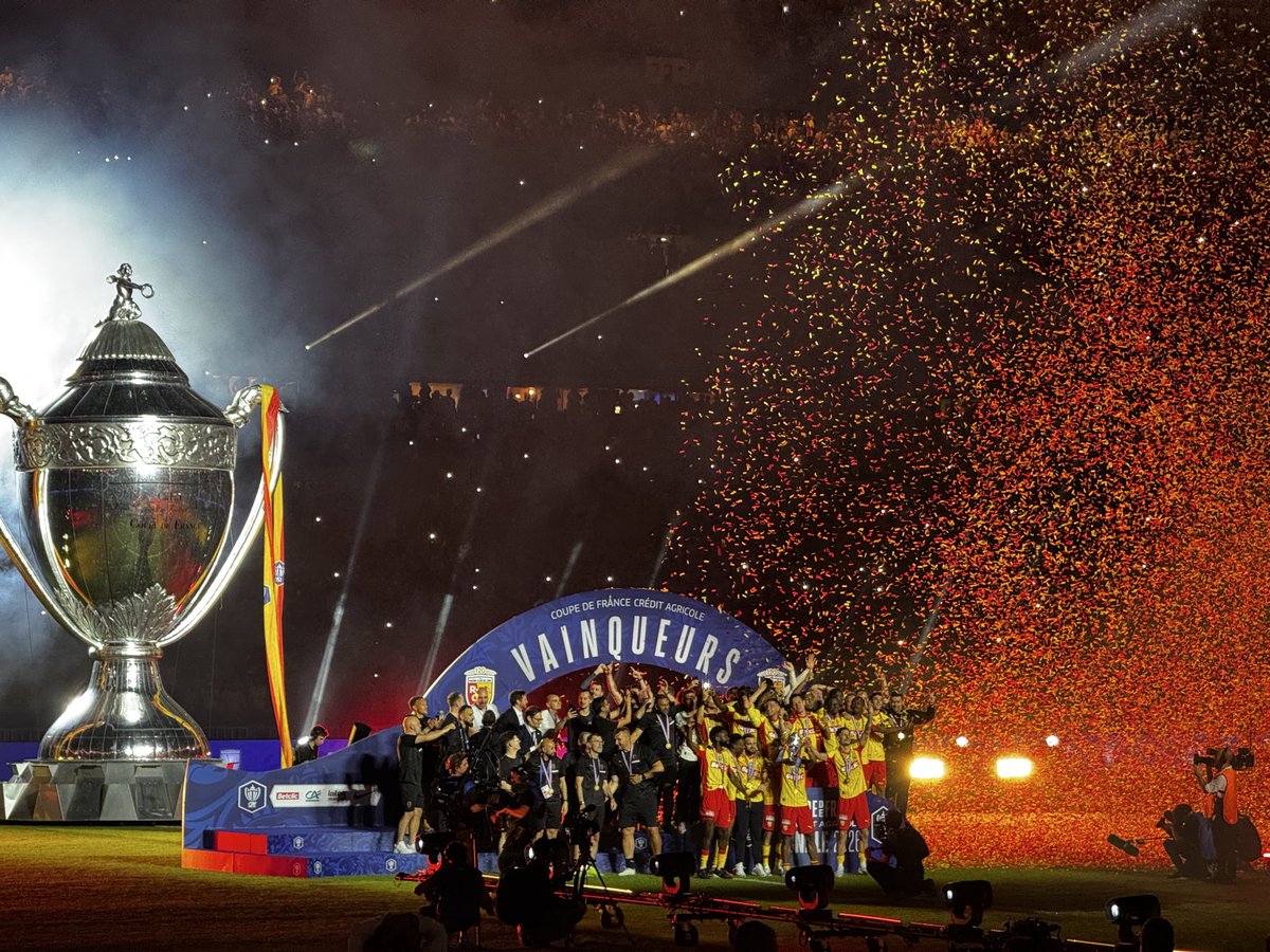 mtrepe's tweet photo. Un seul mot: Merci ! @RCLens https://t.co/el6cjw3o5I