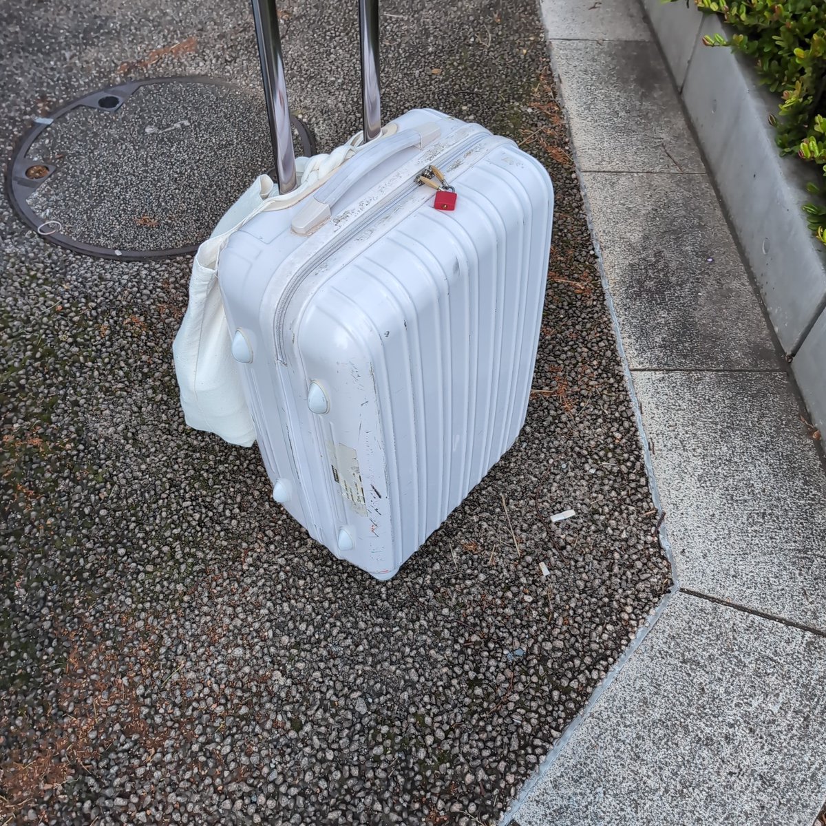 Yabeti78364's tweet photo. うちはな…製作に呪力を全振りしとるからな…他のブース見る余裕がないんじゃ（笑）おかげで30個の特級呪物、仙台結界から持ち込んだよ(呪術廻戦にわか) https://t.co/yK2ldmdbbO