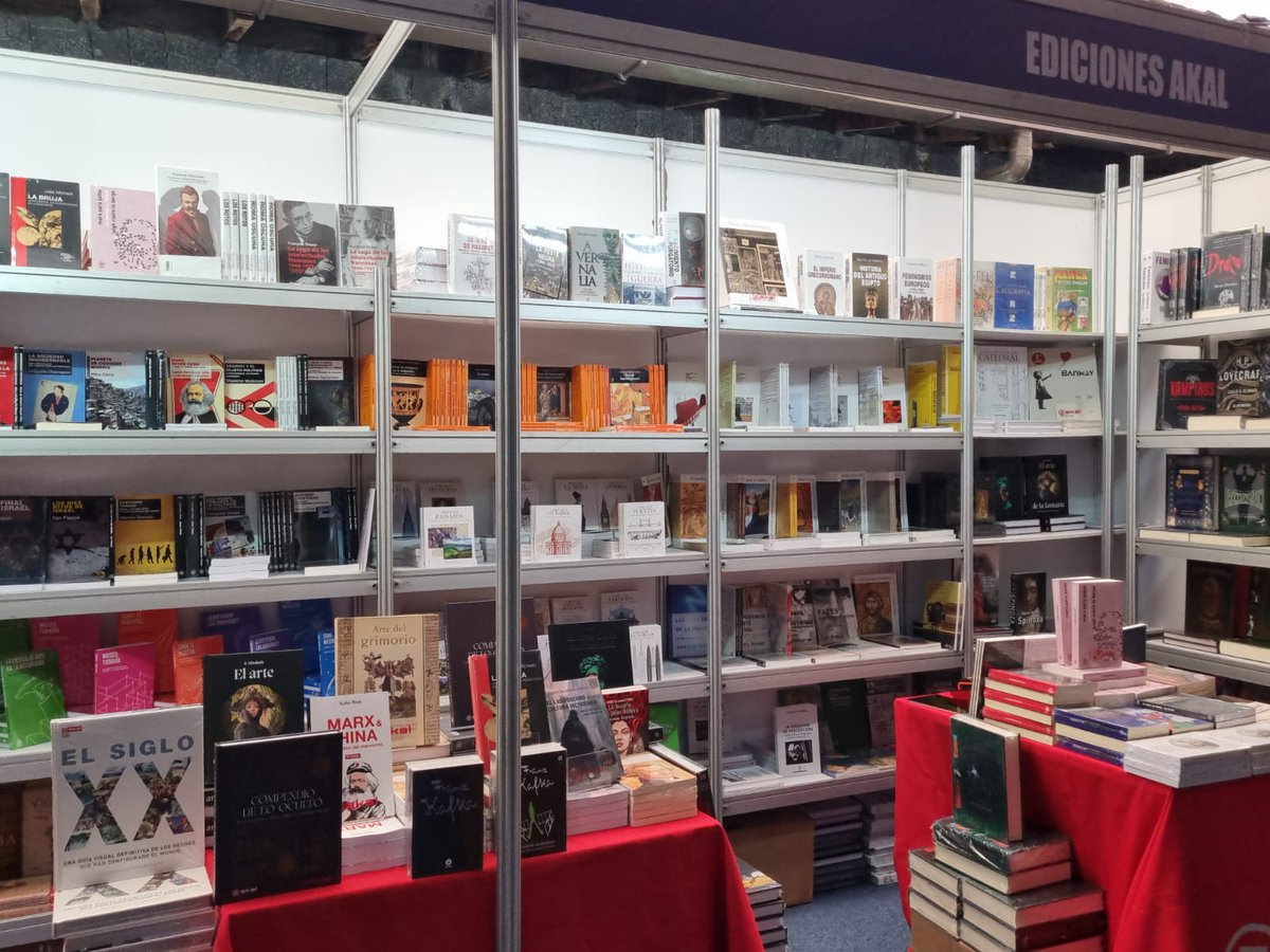 AkalMx's tweet photo. ✨¡Nos vemos en la Feria Internacional del Libro Universitario! @filu_uv 

Estaremos en el stand E4 y E5 del 22 al 31 de mayo.
📚 ¡Aprovecha los descuentos!

#EdicionesAkal #AkalMéxico #libros #FILU #FILU2026 https://t.co/ElE7Pw5c5f