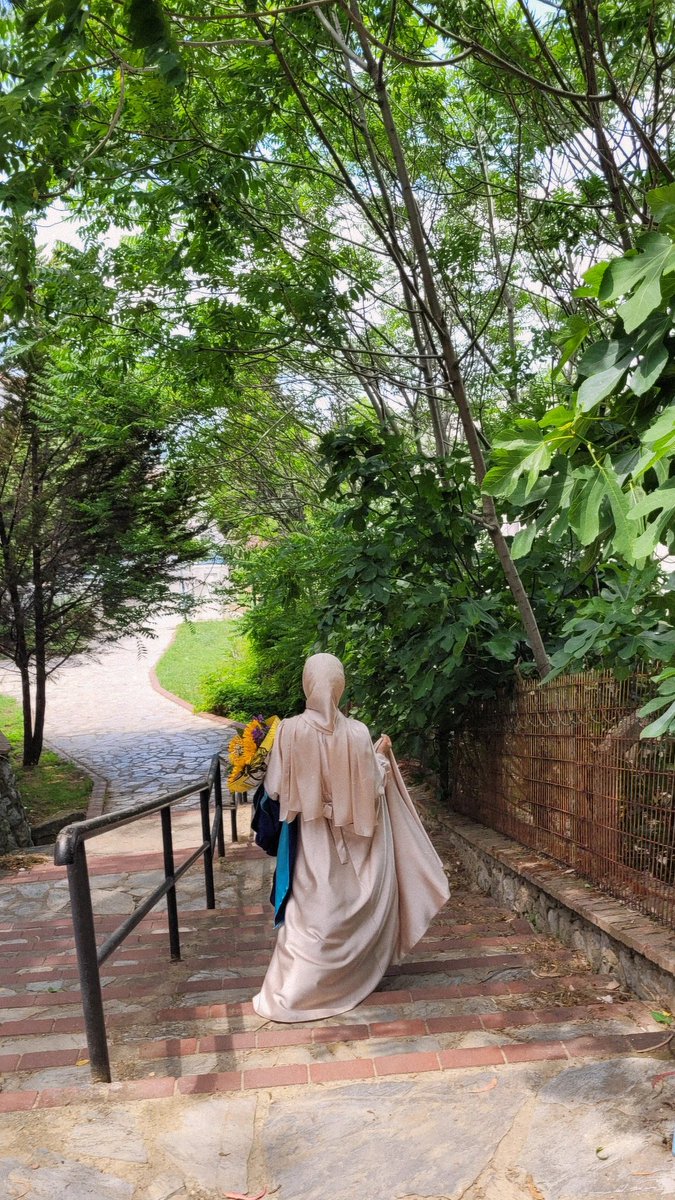 kaderergl04's tweet photo. Hoşça kal öğrencilik..
Merhaba yeni hayat 🎓✨️ https://t.co/9k2lFLNIZF