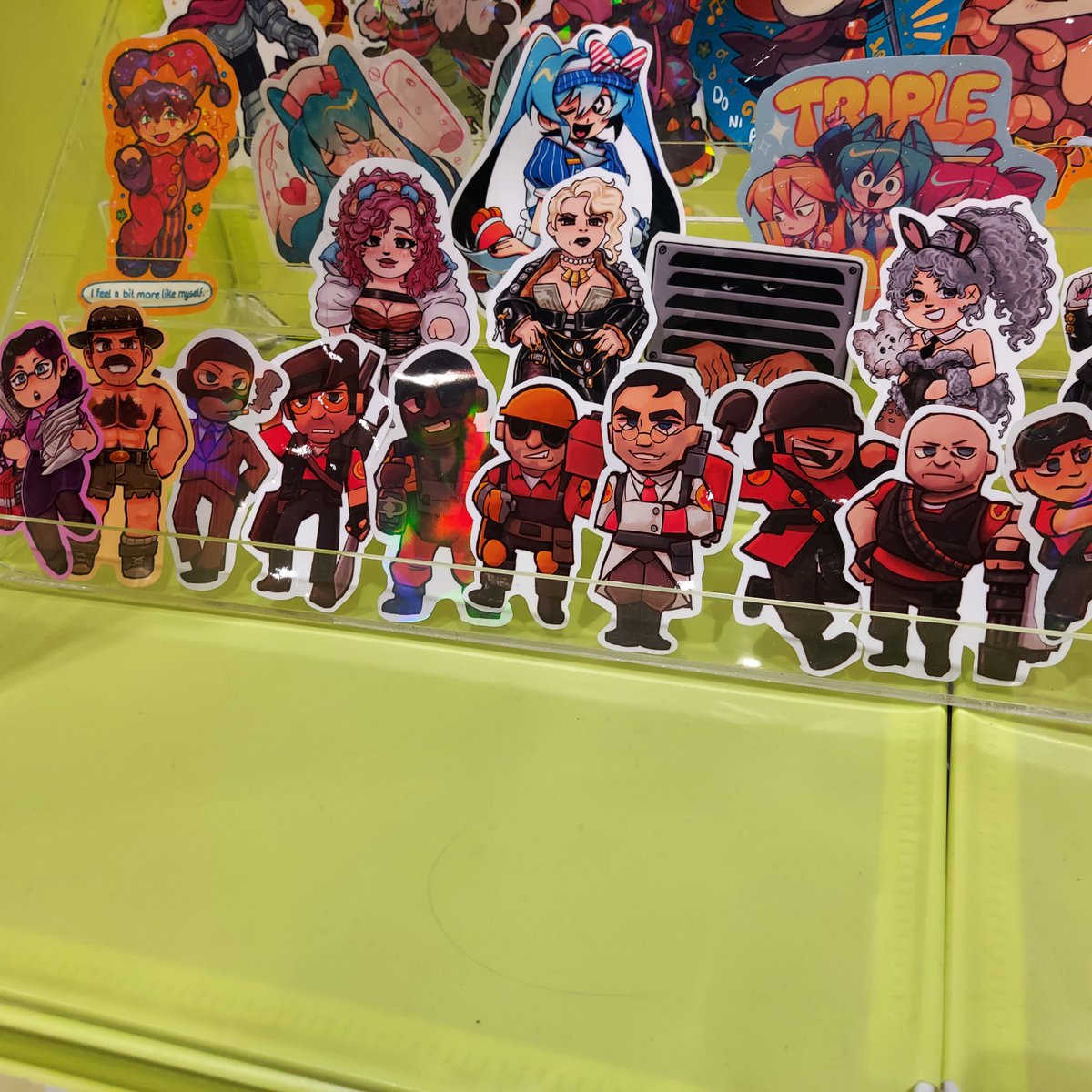 Valve Convention Cosplayers tweet media