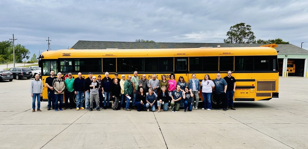 FallingWaters06's tweet photo. Last day breakfast and celebrating three amazing retirements. Thank you Ardell Savage, Denny Savage, and Tracie Hurtz for your years of dedication to Gretna Public Schools. Wishing you all the best in retirement. https://t.co/YtT19kBDHK
