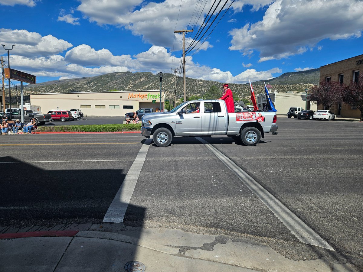 BradJamesRadio's tweet photo. Max Taukie'aho from my @Ch_Jesuschrist ward (congregation) during the Manti High School graduation parade #Polypower https://t.co/m6dDXqmuhx