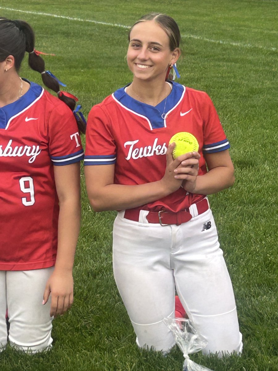 TMHS_Athletics's tweet photo. Congrats Gabriella….. No Hitter on Senior Day 👏🏻👏🏻 https://t.co/VEXrByETXA