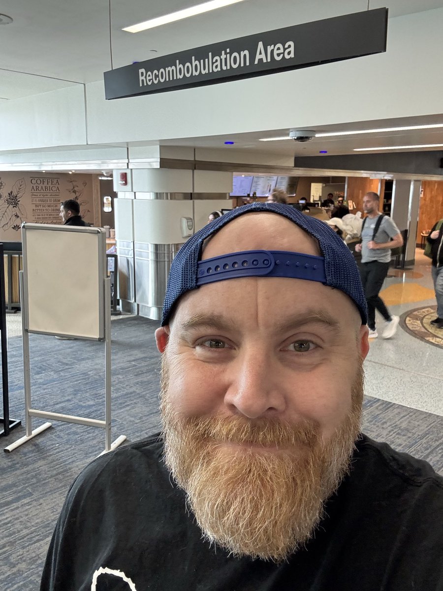 engelchuck's tweet photo. Wheels up! @DanRShafer https://t.co/3vOLTykSeL
