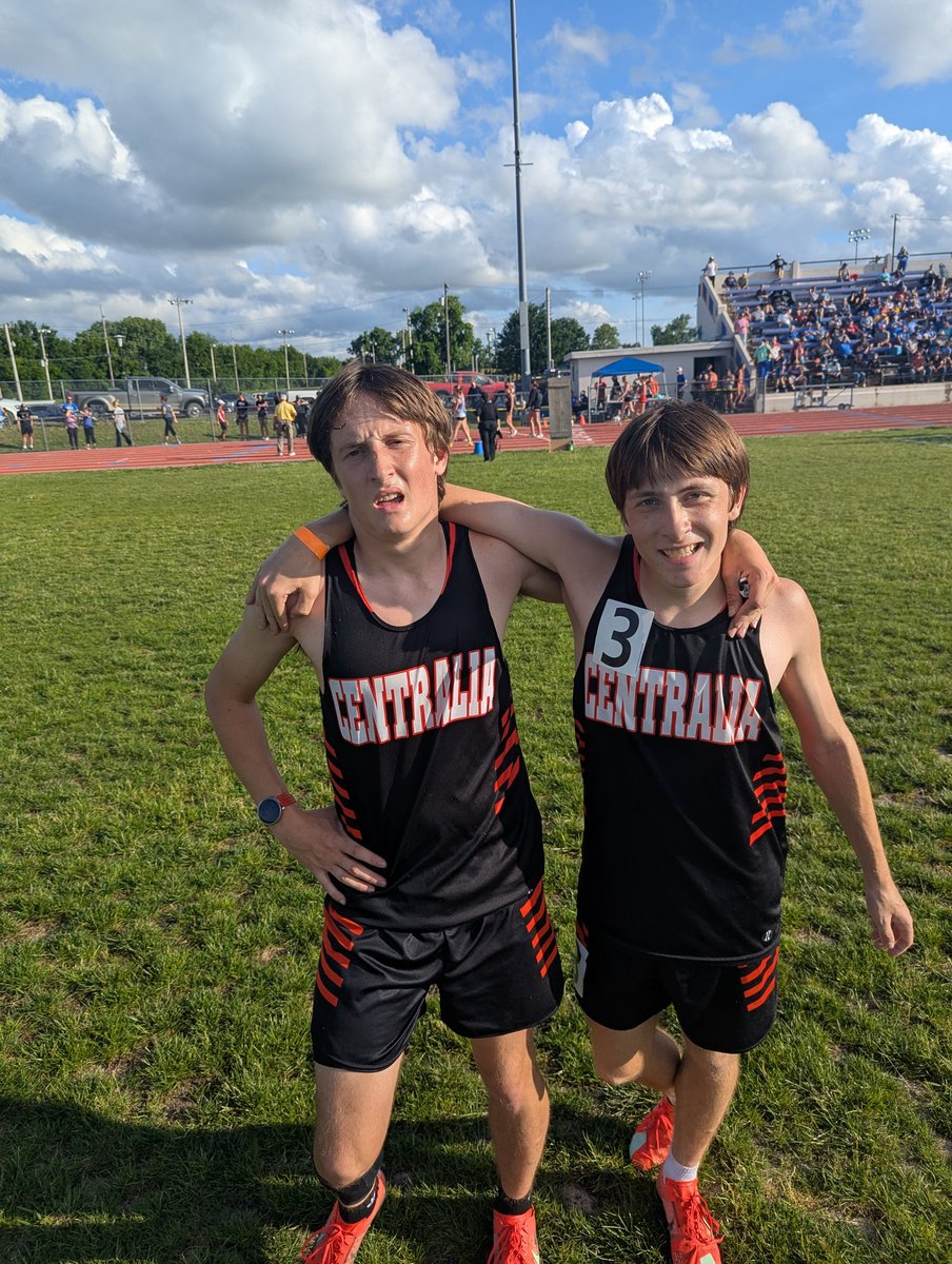 BSquaredProduc1's tweet photo. State bound 1600.  Chris and Gavin Fulkerson https://t.co/68dFtzwX2D