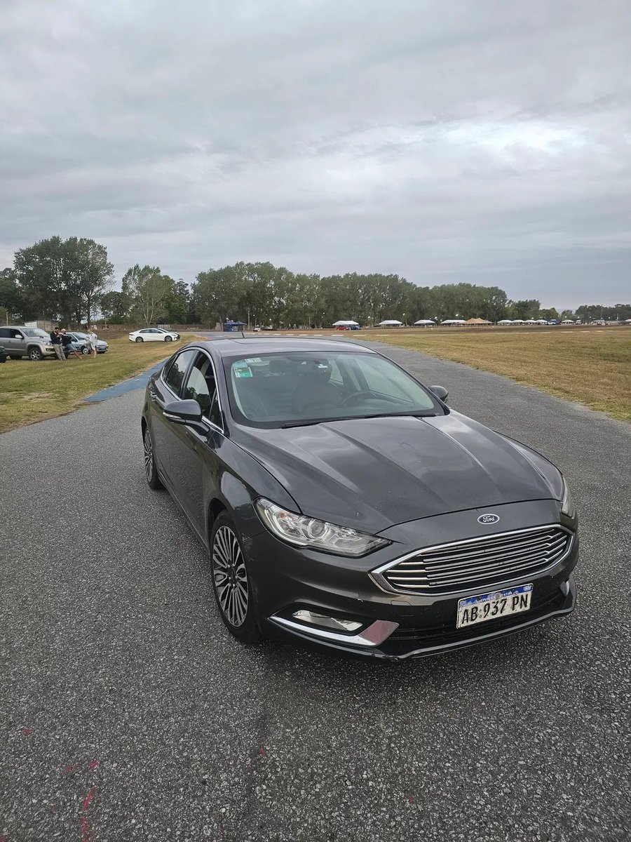 V6marketplace's tweet photo. Así se ven 254.000km (y en menos de 10 años). https://t.co/QiUQ3nMq7e