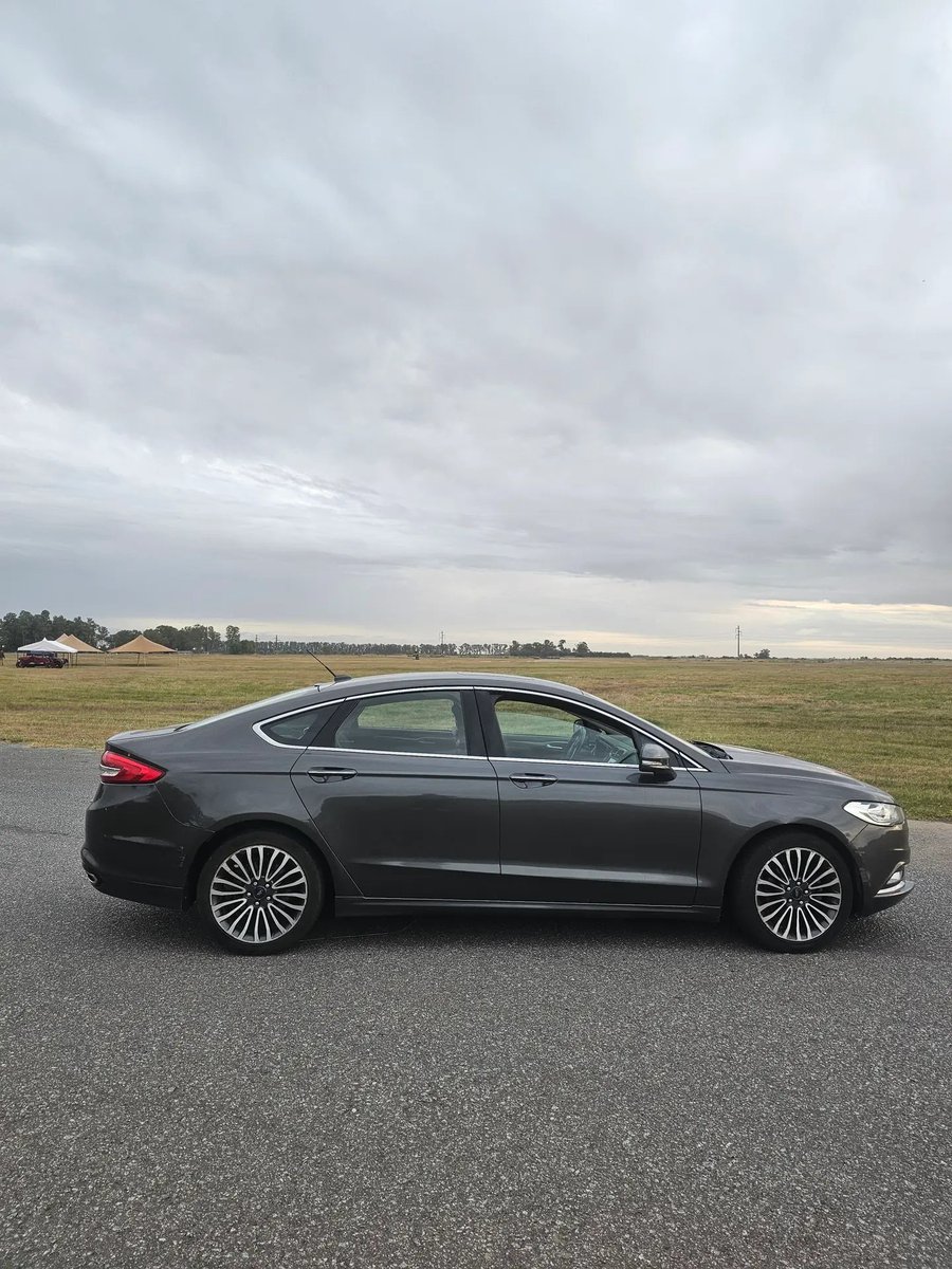V6marketplace's tweet photo. Así se ven 254.000km (y en menos de 10 años). https://t.co/QiUQ3nMq7e