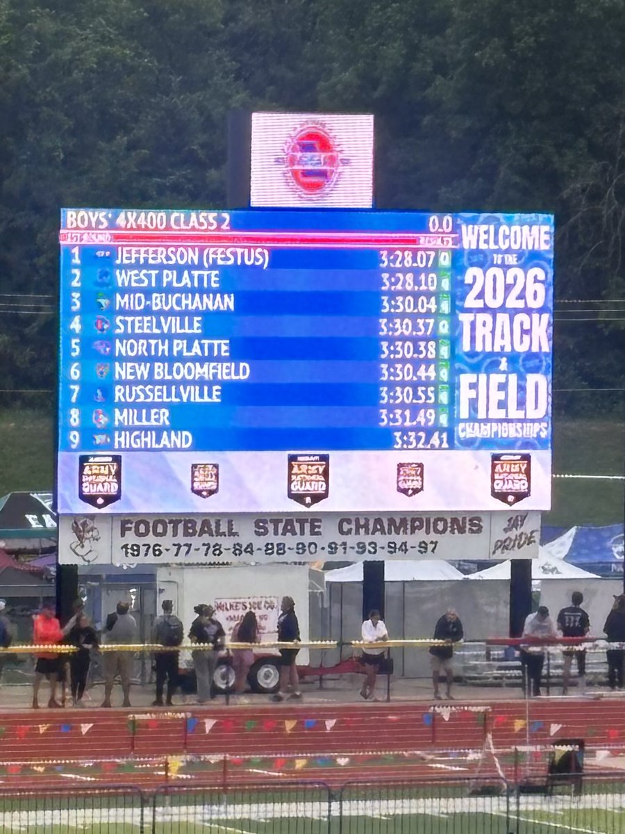 MidBuchTrack's tweet photo. Boys 4x400 of Ryker McCullough, Krayton House, Nick Payne, and Raife Smith finish 3rd in prelims and advance to finals tomorrow with a time of 3:30.04! @kraytonh11 @Nickpayne37 @Raife_Smith2 https://t.co/tpcO44Wtc5