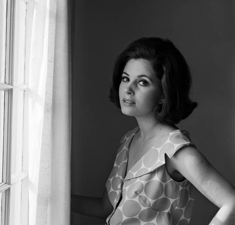 ClassicMovieDig's tweet photo. Happy 84th Birthday, Barbara Parkins!
Loved her in "Peyton Place" and especially in "Valley of the Dolls" (1967)
#BOTD https://t.co/3CQqdSJgXX