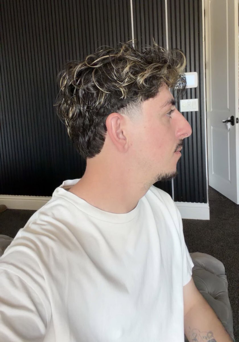 FazeRugVibes's tweet photo. Rug With A New Fresh Cut 💈 https://t.co/MtKPeSZyr9