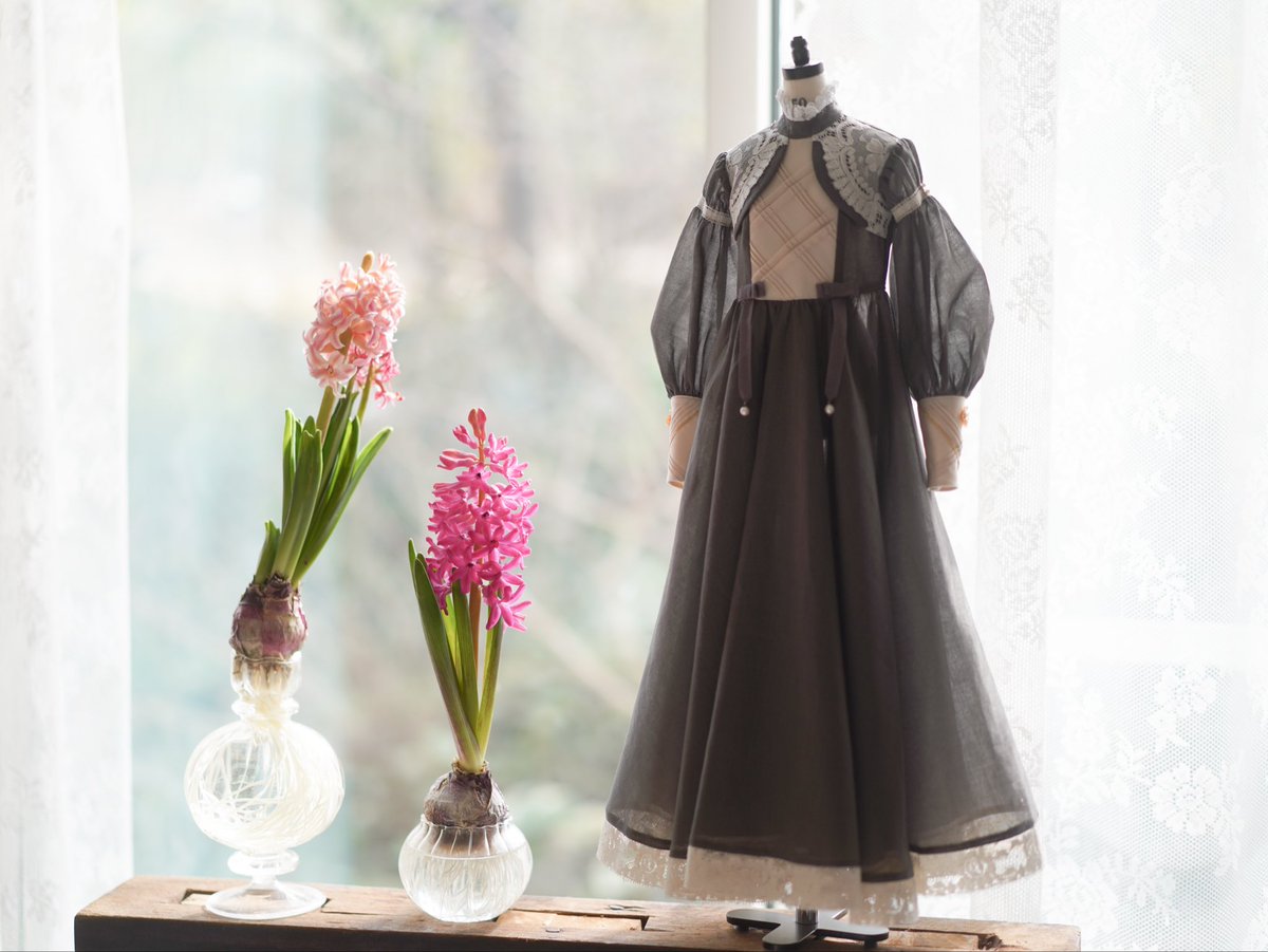 anrica_'s tweet photo. “ Tuck check dress ”

2023年

透け感のある薄手の生地を採用しました。
一点物として、ビオラカフスver.も。

#anrica個展 https://t.co/w8lsRWckJ8