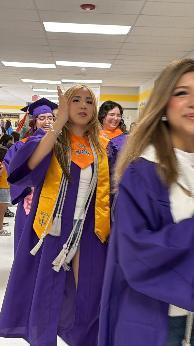 HHeights_ES's tweet photo. Tiny footsteps once walked these halls… today
confident seniors returned ready to take flight as Falcons. 

We are so proud of you! #SeniorWalks #TeamSISD #ThrivingAtTheHive https://t.co/kqiCf76b7R