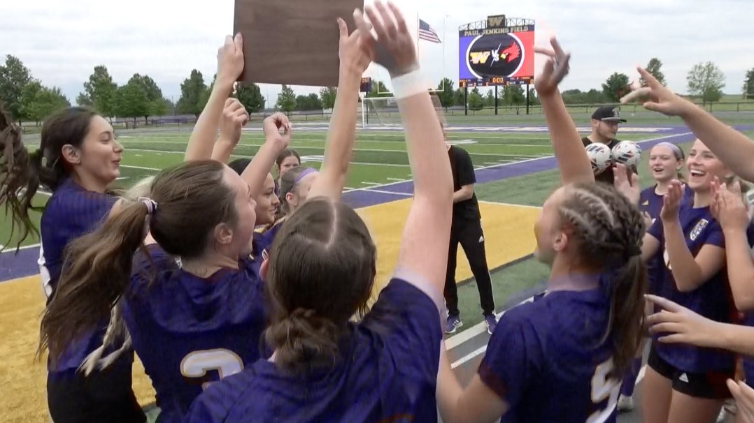 Channel1450com's tweet photo. Williamsville Wins Fifth Straight Girls Soccer Regional Crown  https://t.co/tkMjSHRWrW https://t.co/FYgCZ4YPli