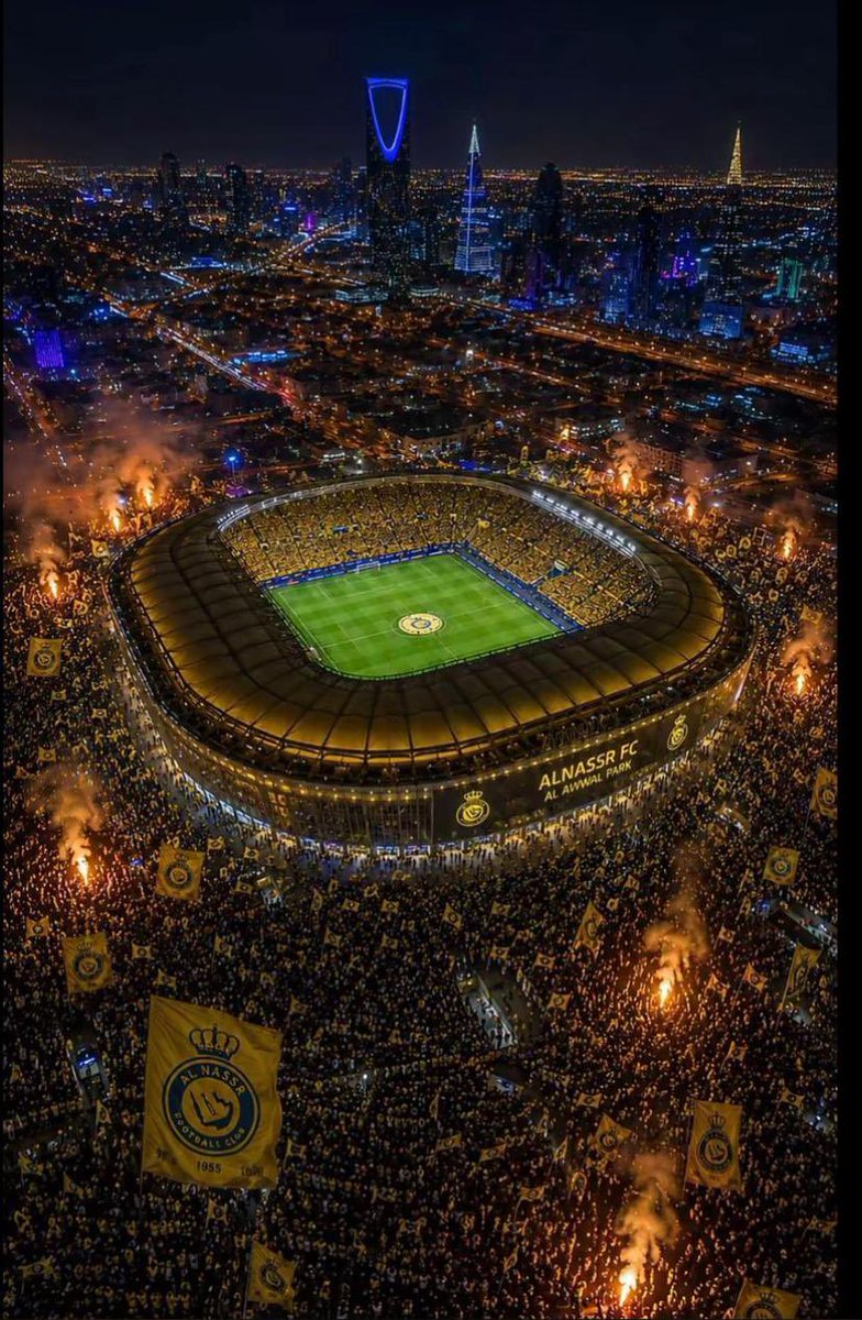 AbdallaAlmaeeni's tweet photo. اختر خلفية عالمية لشاشة جوالك  ،، فلا اجمل من خلفية تعكس ميولك الفخم 💛💙 https://t.co/I8ZVxjpzFq