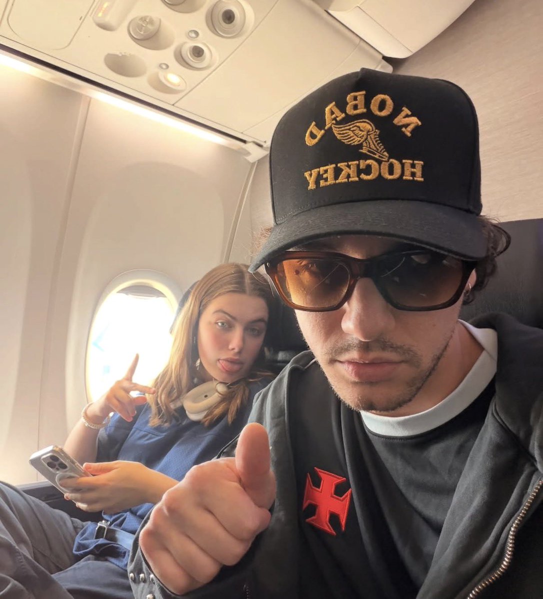 literallygutsy's tweet photo. brightmont on their way to vancouver to film off campus season 2, hannahgarrett food about to be so good!!! https://t.co/9qVLszCs0L