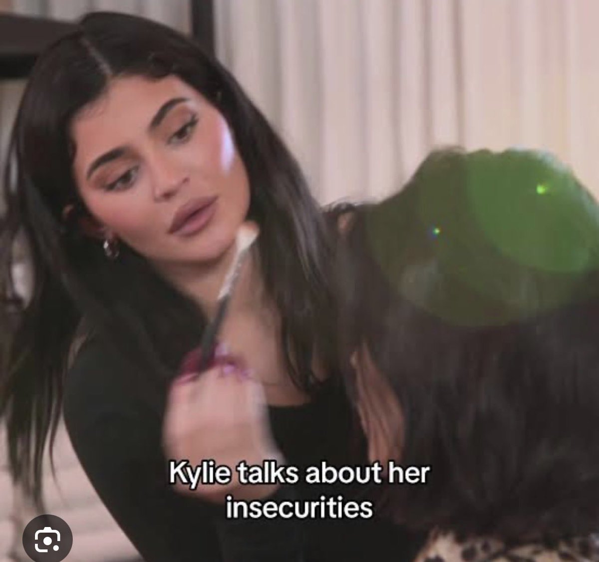 StampHERface's tweet photo. How do I go about telling a hairstylist I want Kylie Jenner’s baby hairs? https://t.co/7J4hmW9F6E