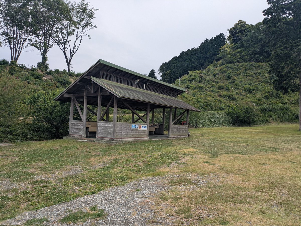 heig_camp's tweet photo. チェックイン待ちー
 #天気は良くないキャンプ https://t.co/2Lfd9mo0qC