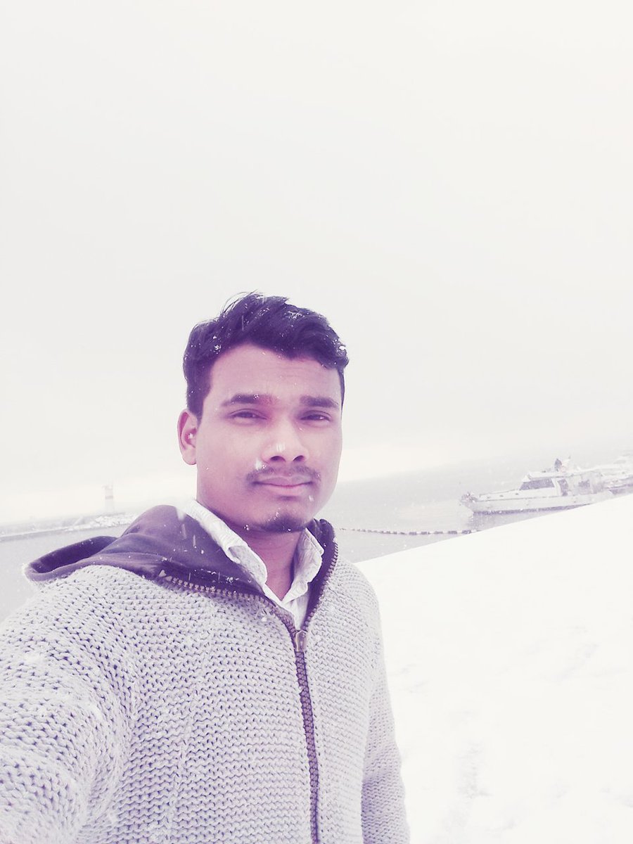 SheikhHk199's tweet photo. If you want to achieve success:- 1. Work hard silently. 2. 100% confidence. 3. Be persistent (Positive) InshaAllah ☝️
Santorini island Greece 🇬🇷 https://t.co/aAm5xju32o