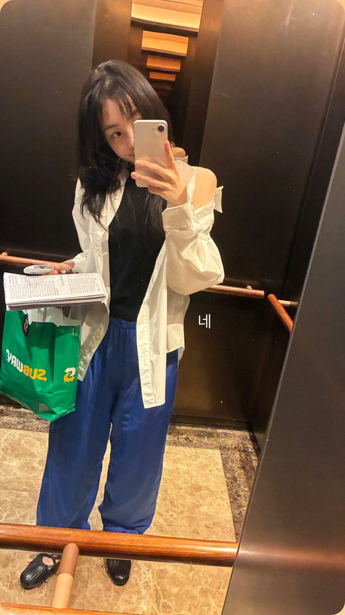 kim minha updates tweet media