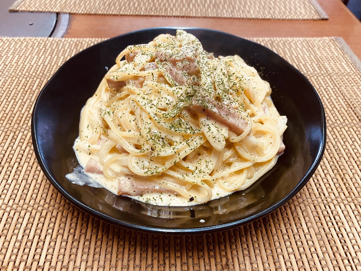 Kisshow_'s tweet photo. おはようございます😃
本日の限定ランチは、
「カルボナーラパスタ」です🍝
来週のランチ献立は明日投稿します✨
御来店お待ちしてます！

喰酒処 喜笑-kisshow-
営業時間 ランチ11:00〜14:00
#喜笑 #京急久里浜 #居酒屋
#横須賀 #ランチ #昼呑み
#限定ランチ #日替わりランチ
#鮮魚 #刺身 #和洋中 https://t.co/ErkxhAfJOL
