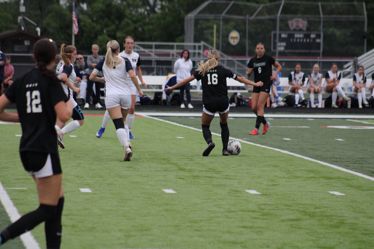 anthony618jones's tweet photo. Final: Triad 5-1 Marion

@TriadGirlsSoc defends their home turf to capture the Class 2A Triad Regional Championship. https://t.co/yuZAVclJCt