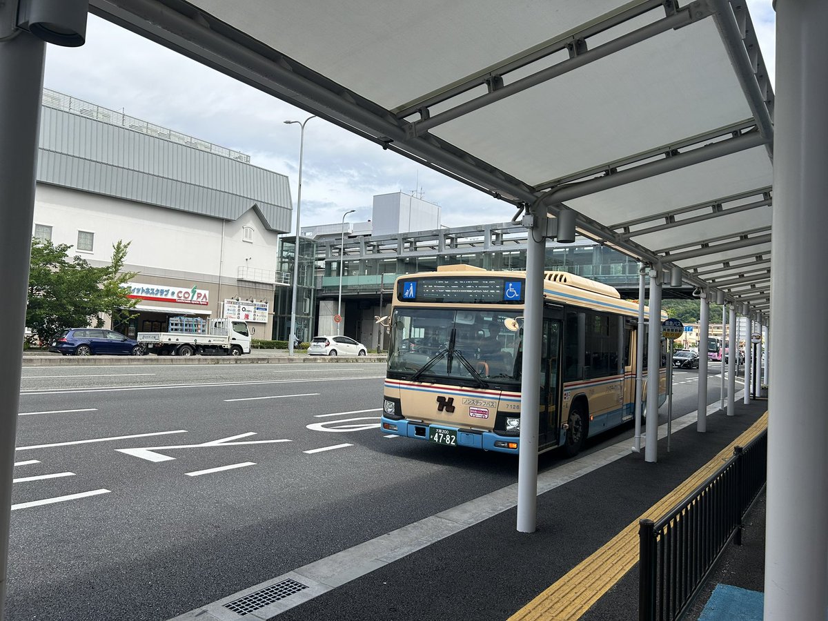 始発の森町中央公園バス停から箕面萱野駅行きに乗る 20分に1本も需要が